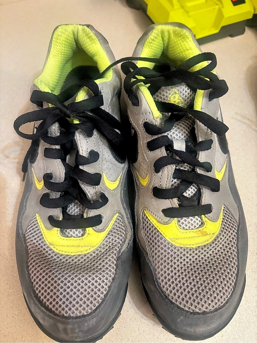 Nike Air Max 1 Gray & Yellow Sneakers US 10.5